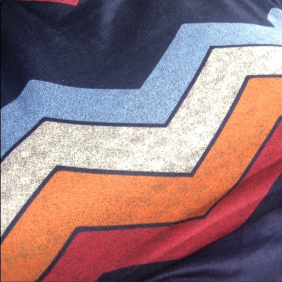 Color Block Cold Shoulder Top Abstract - Picture 3 of 3